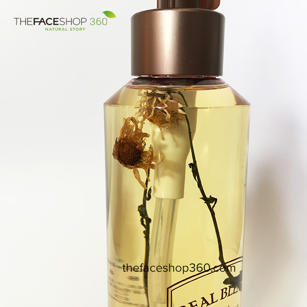 Hoa Cúc thật bên trong Tinh Dầu Tẩy Trang Real Blend Rich Cleansing Oil TheFaceshop